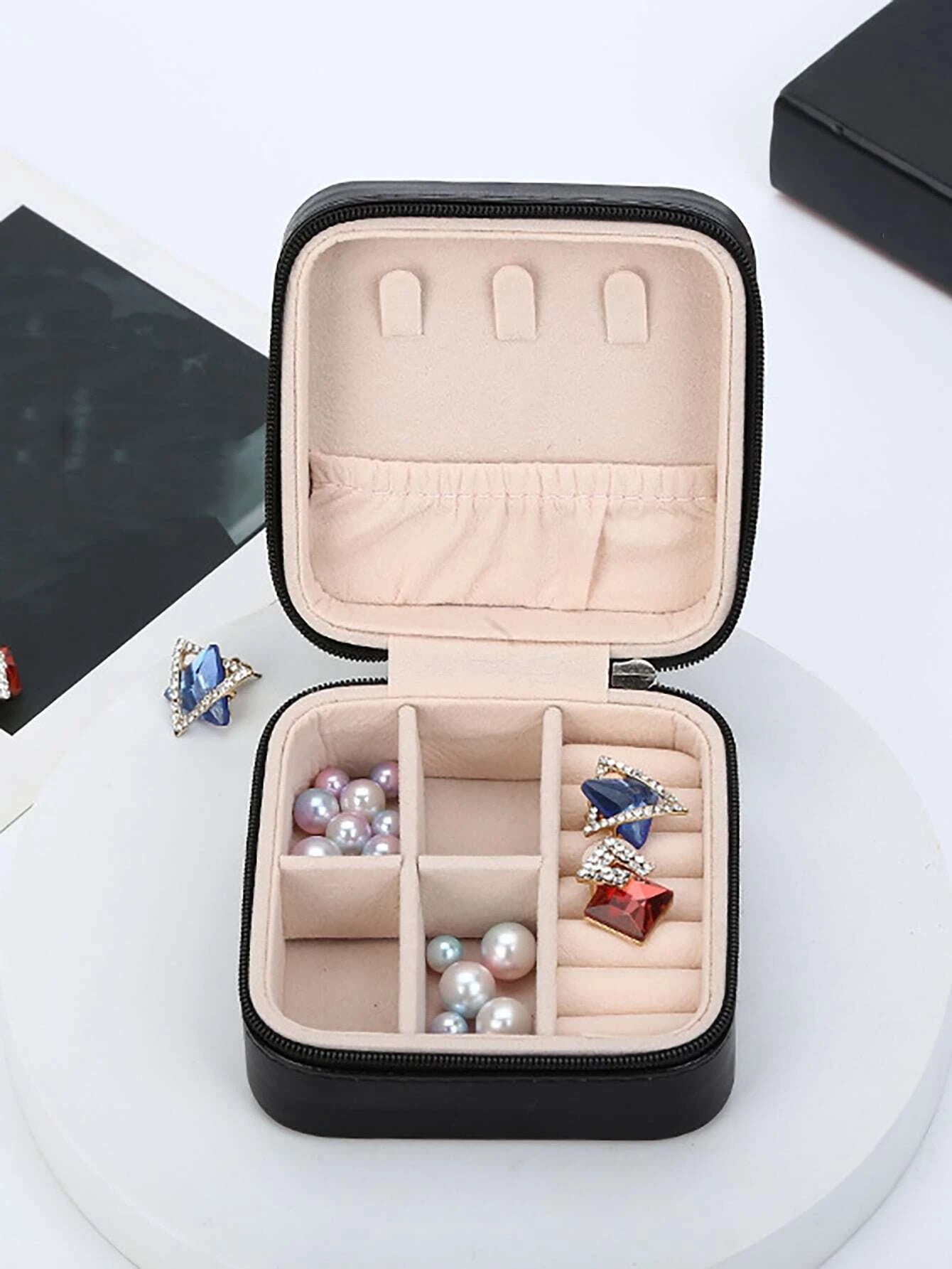 Black travel jewelry box