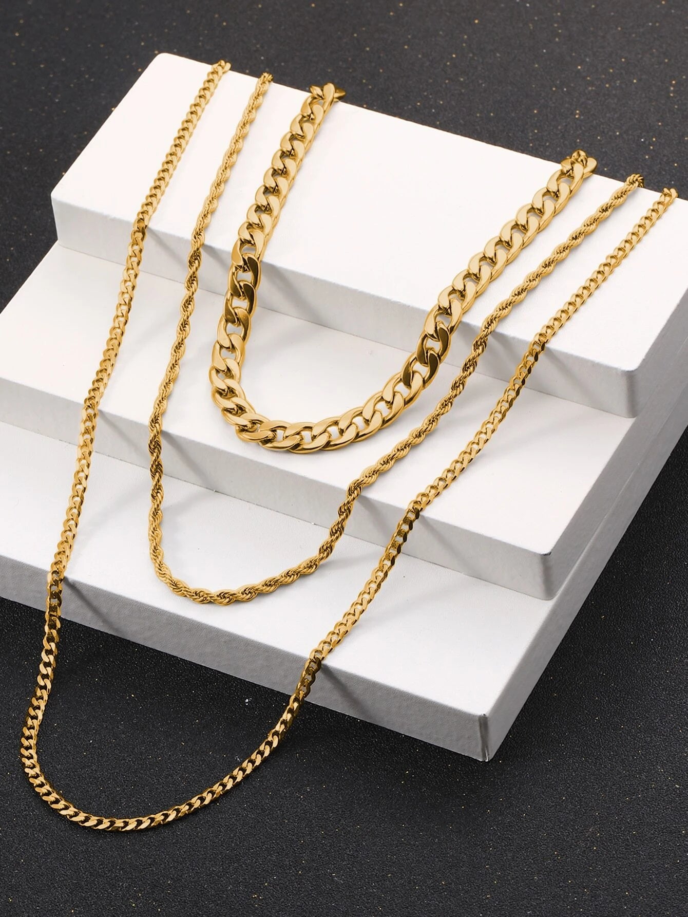 Minimalist chain necklace 3 pieces gold