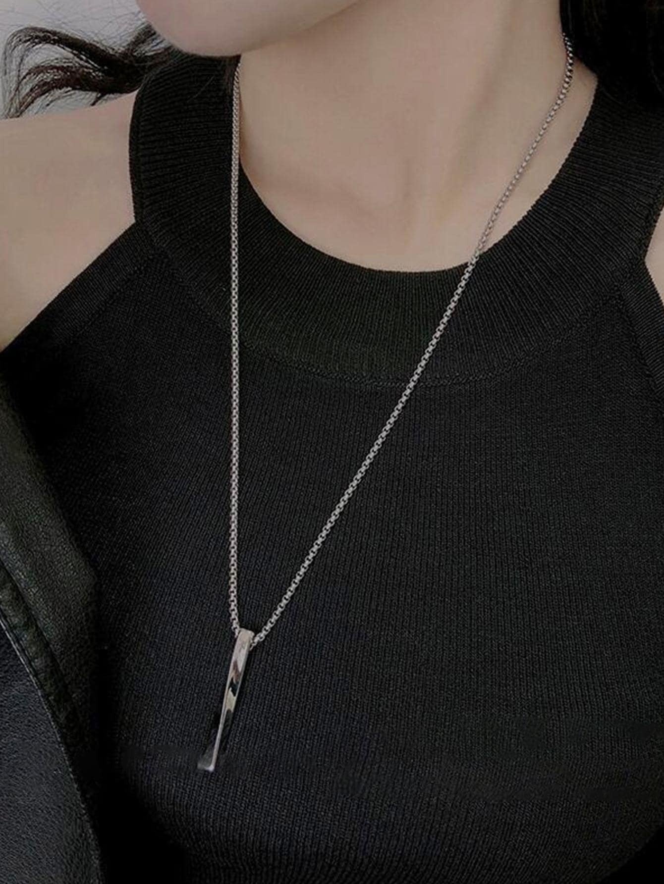 Collar con dije de retangulo plateado