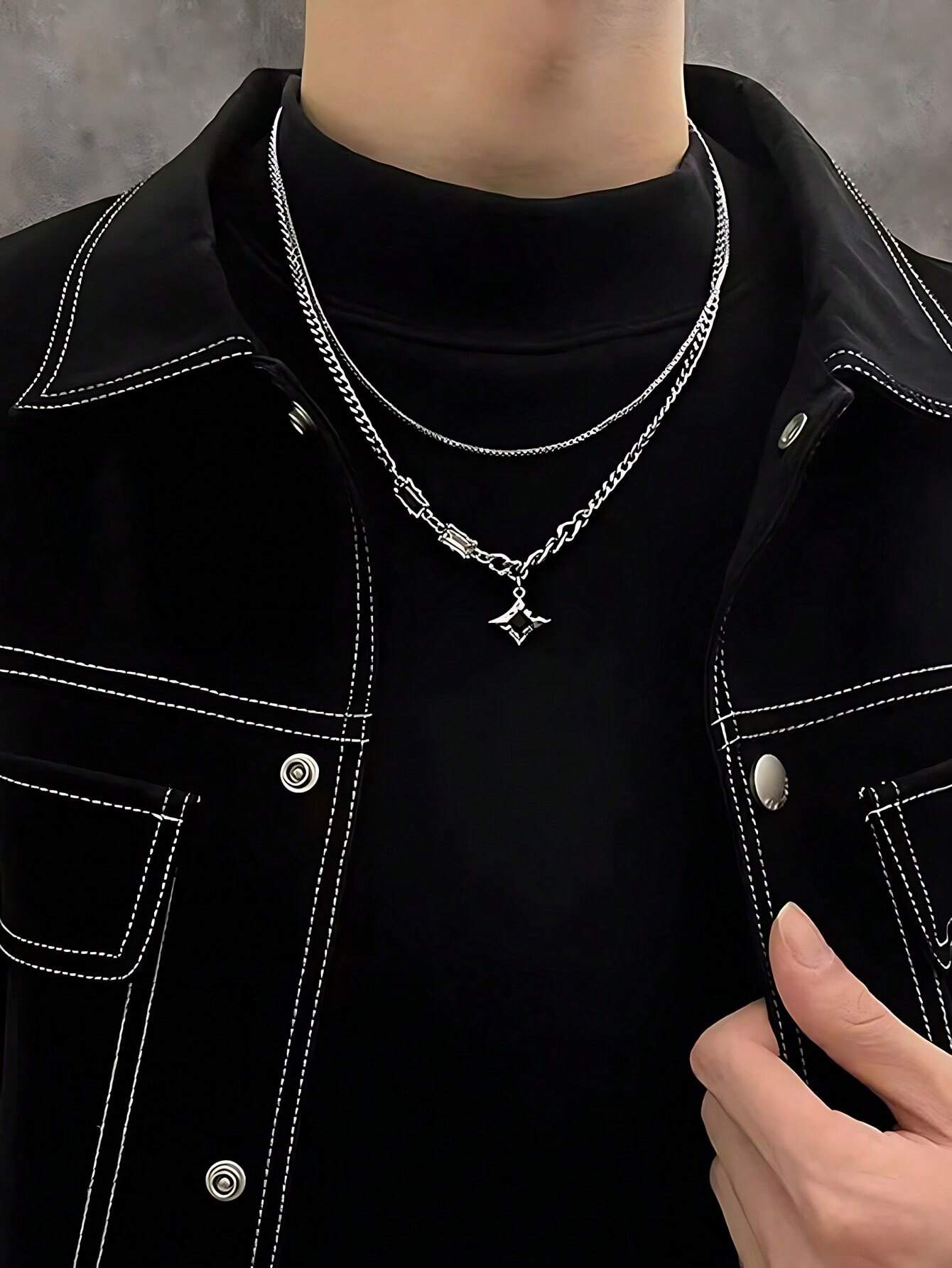 Collar doble con dije de estrella y piedra plateado