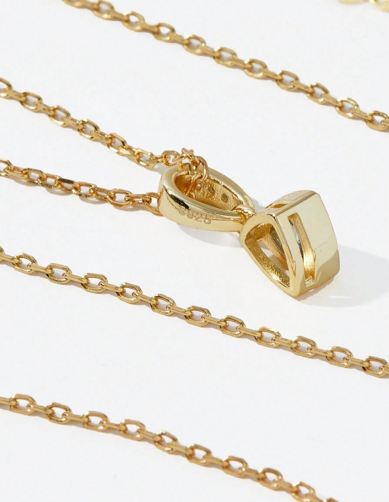 Mia Collar de Plata con baño de Oro de 14kl con dije rojo Rubi