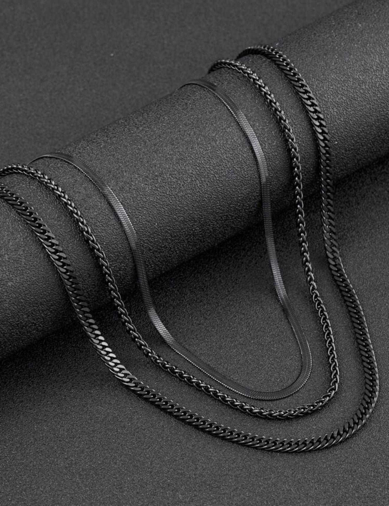 Minimalist chain necklace 3 pieces black