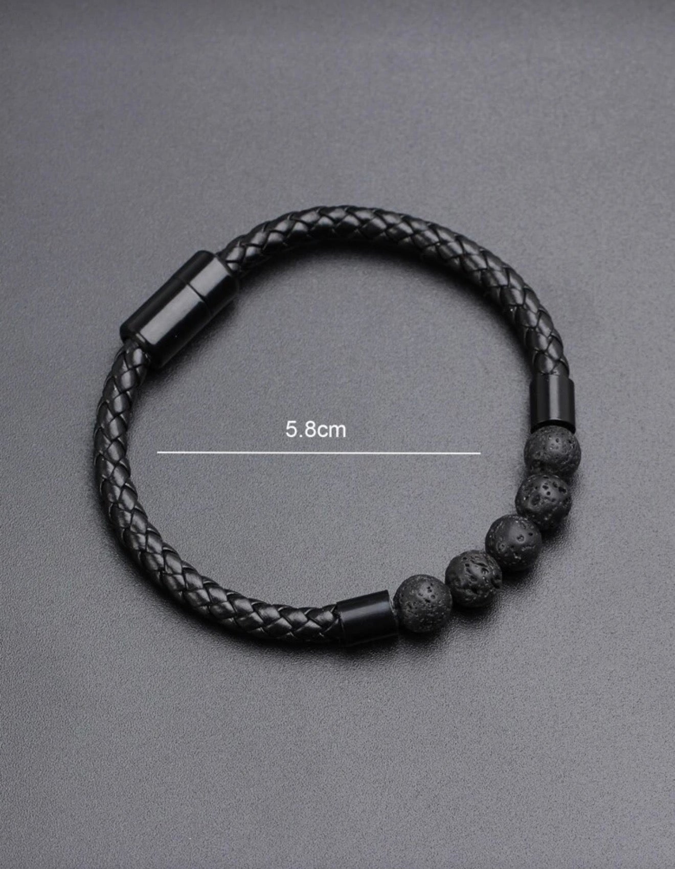 Pulsera con piedra lava en cuerina