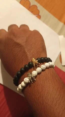 2-piece bracelet with crown design bead