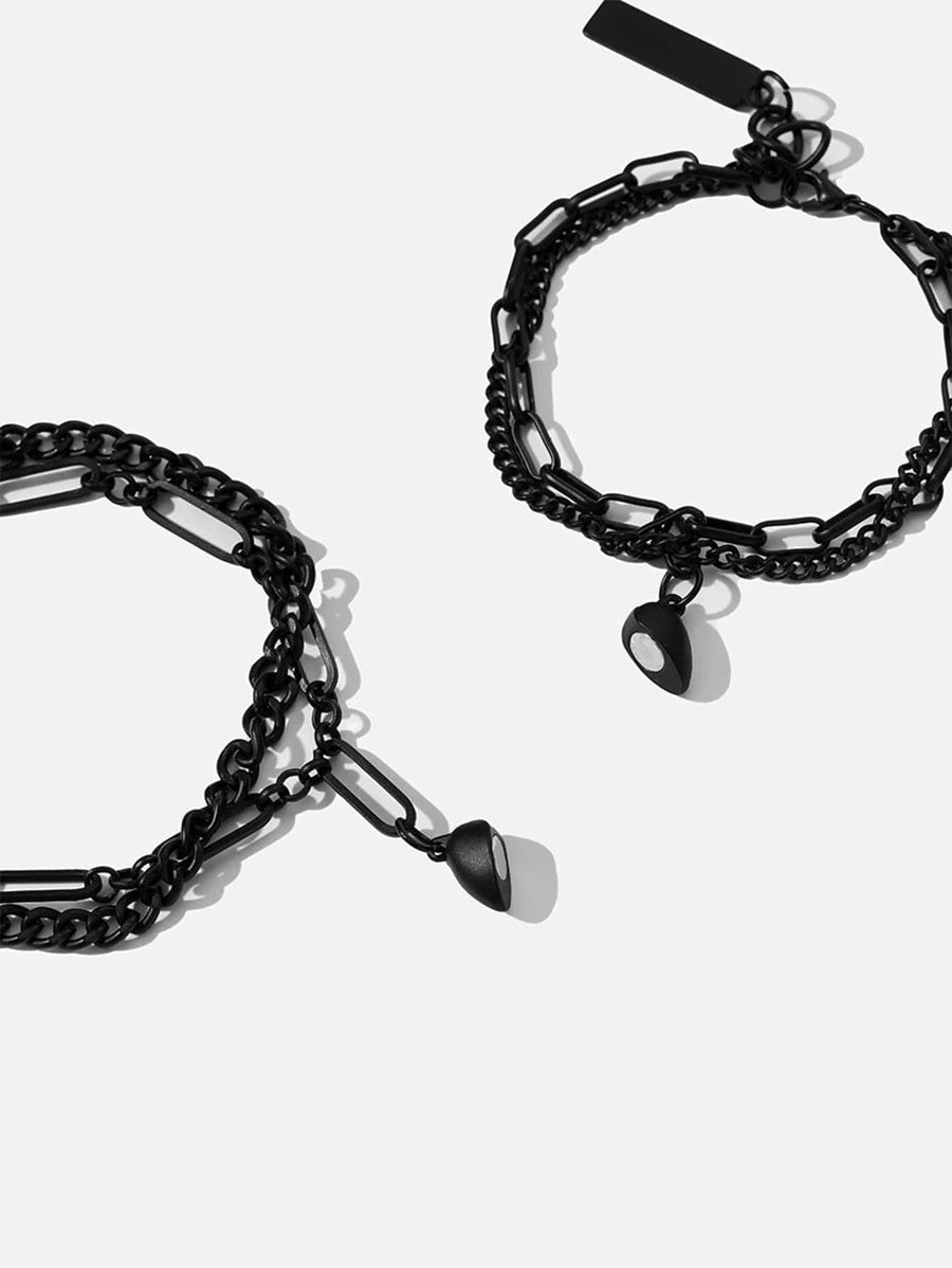 Magnetic couples bracelet with heart accessory 2 pieces black