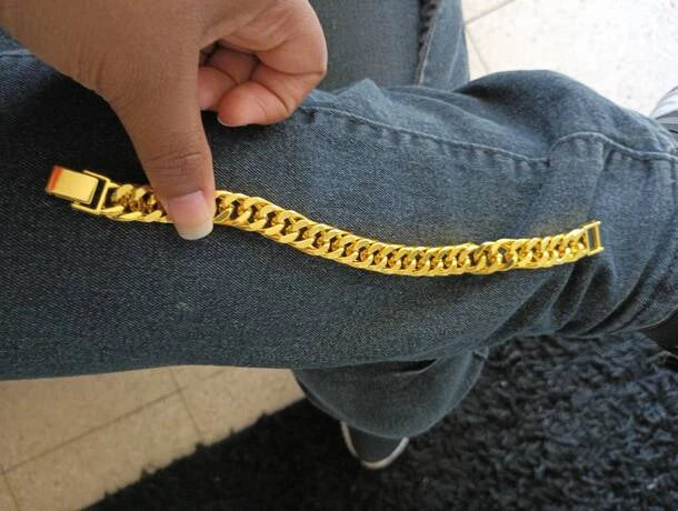 Minimalist chain bracelet in stainless steel