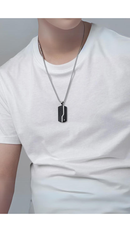 Collar Signature Monolith Negro