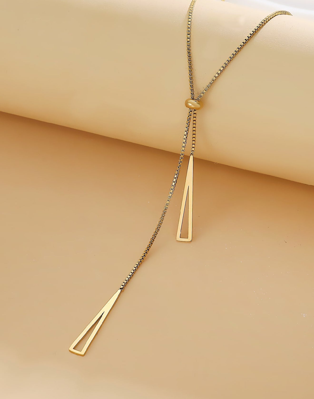 Mia Collar Minimalista Sara en Dorado