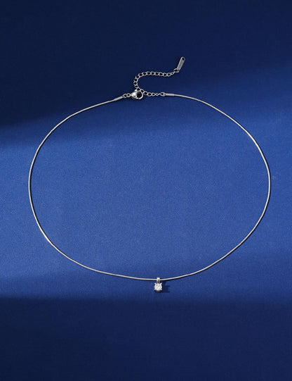 Mia Collar con piedra de circonio en acero inoxidable