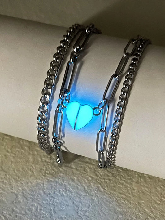 Dark glowing couple bracelet with heart accessory 2 pieces 