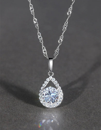 Mia Collar minimalista con dije de circonio plateado Karla