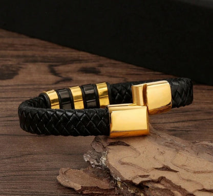 Pulsera Negra en Cuero Trenzado