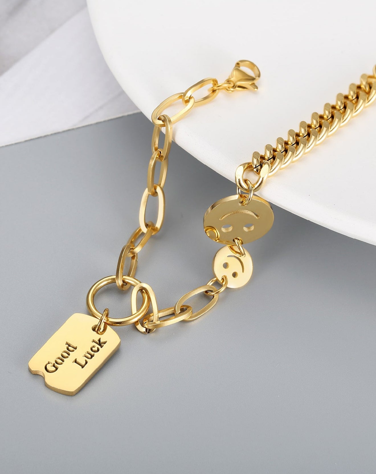 MIA - Brazalete Good Luck Dorado