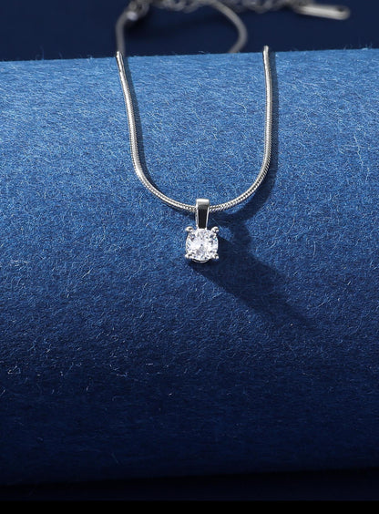 Mia Collar con piedra de circonio en acero inoxidable