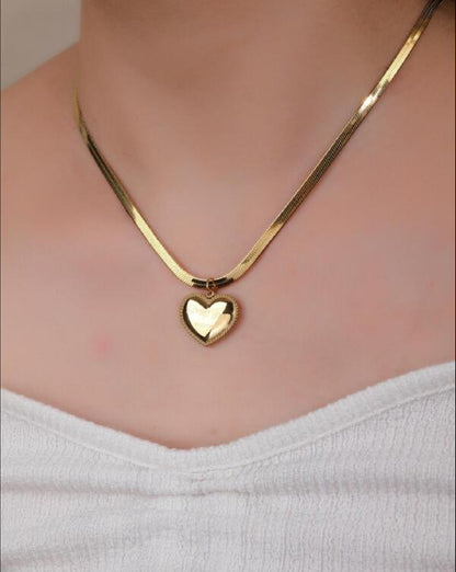 Mia Collar Dorado con Corazón Luccia