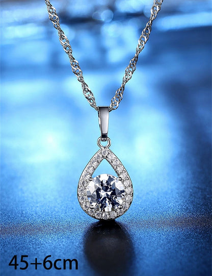 Mia Collar minimalista con dije de circonio plateado Karla