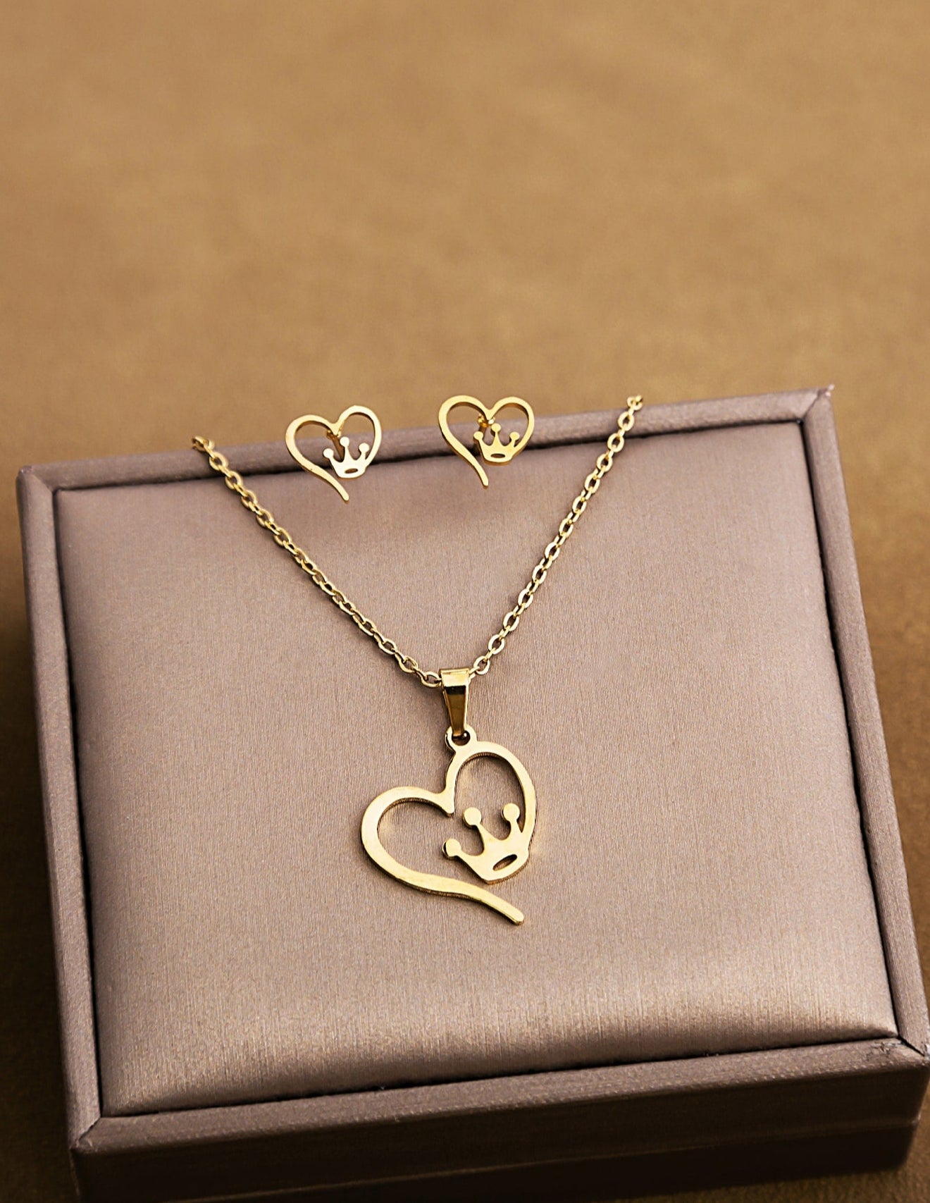 Mia Set de 3 piezas Love Queen en Acero Inoxidable Dorado