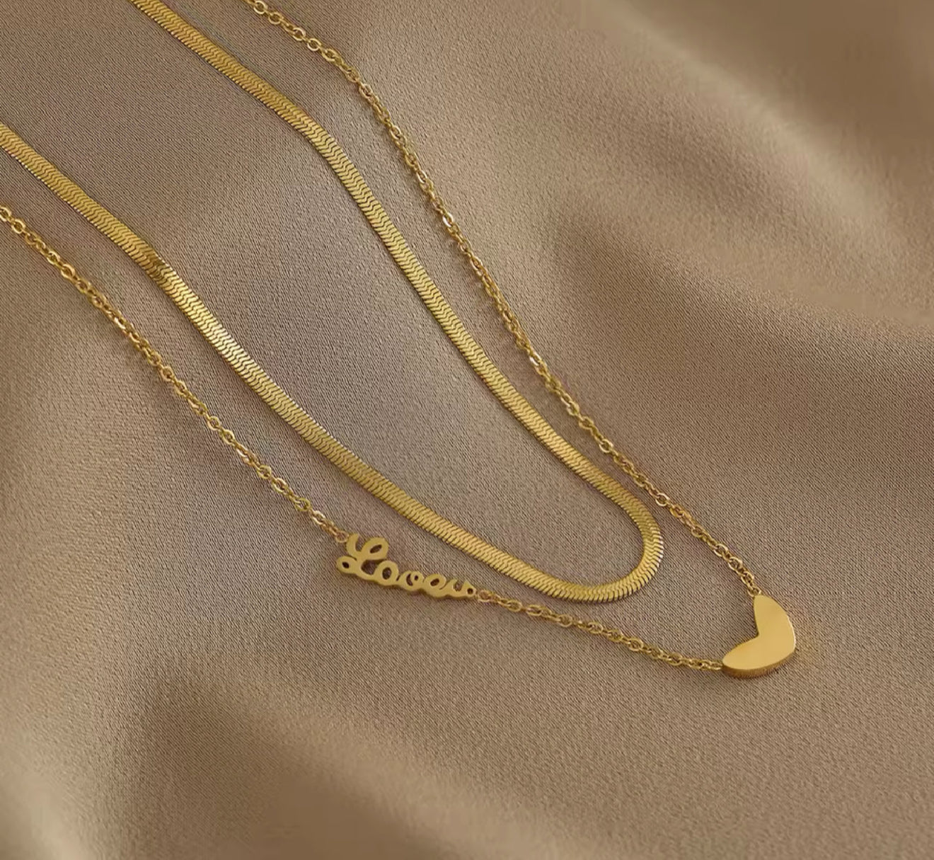 Mia Collar en capas Love