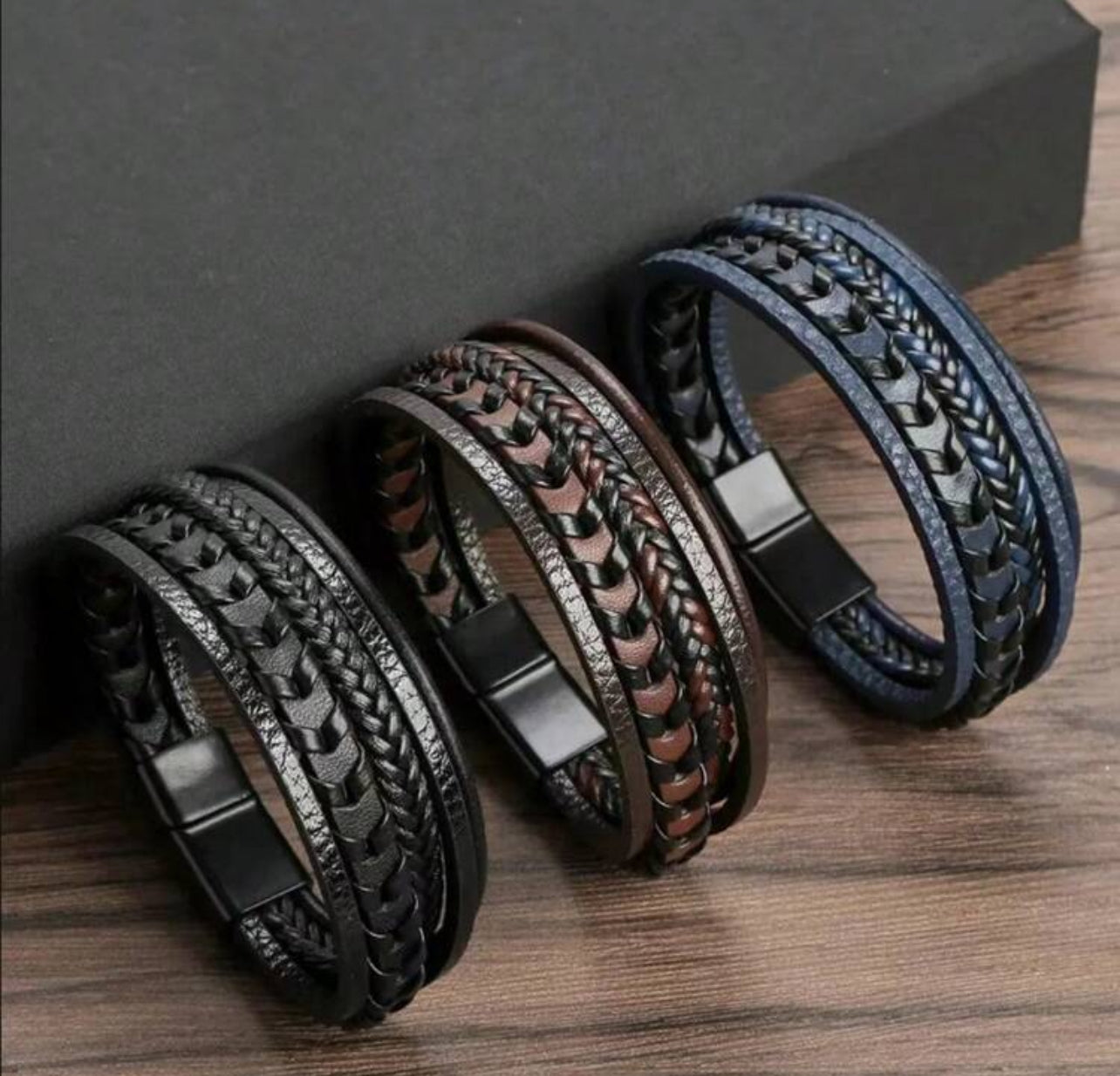 Pulsera a capas trenzado azul cierre magnético