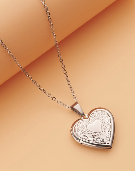 Mia collar relicario corazón