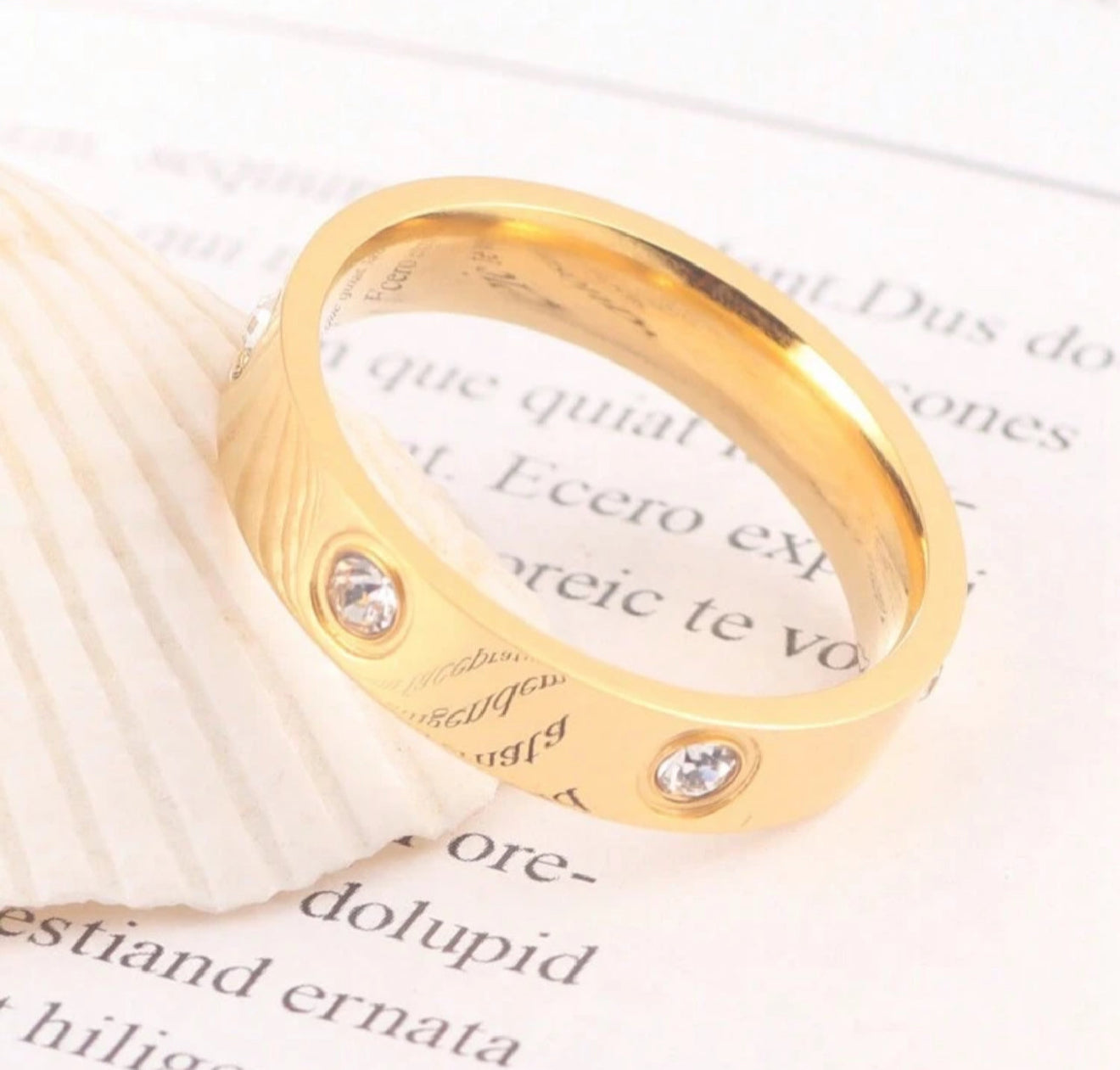 Sortija de dama en acero inoxidable con piedra de circonio