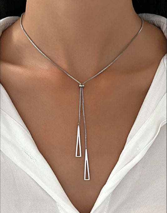 Mia Collar Minimalista Sara en Plateado