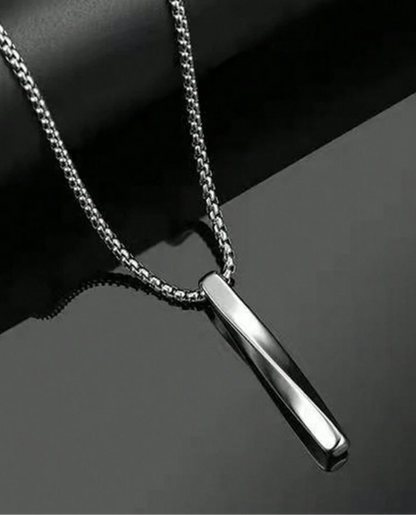 Collar con diseño rectangular en espiral negro