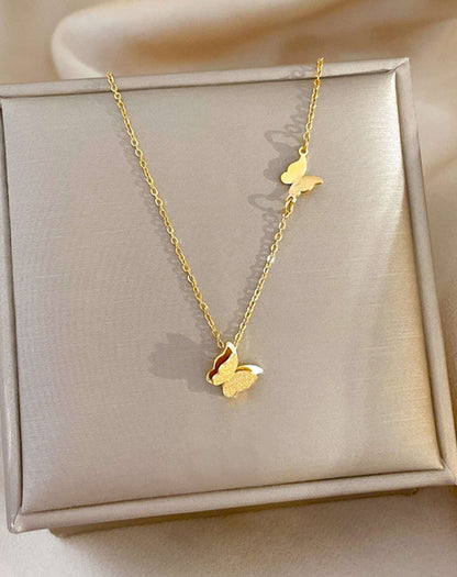 MIA - Set collar y aretes dorado baño de oro 18k mariposa