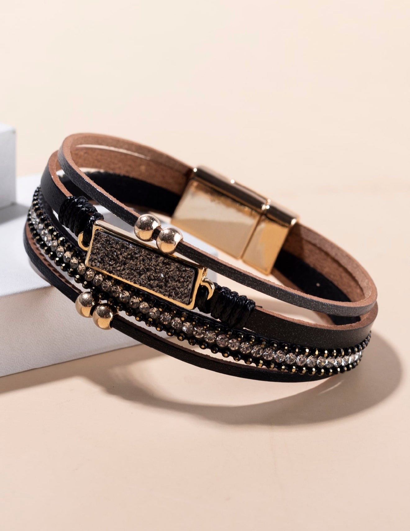 Mia - Brazalete a capas Emma