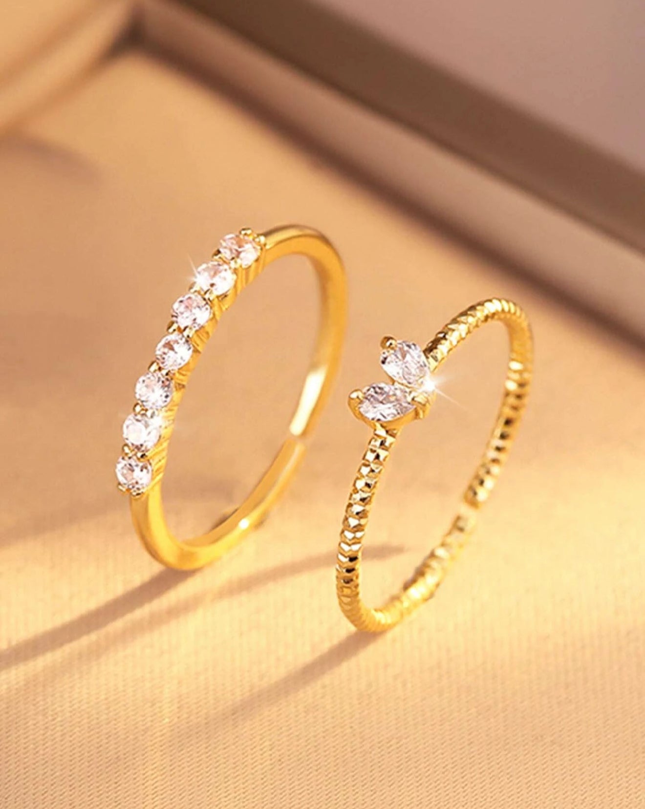 Sortijas de dama dorados con circonio en acero inoxidable ajustable