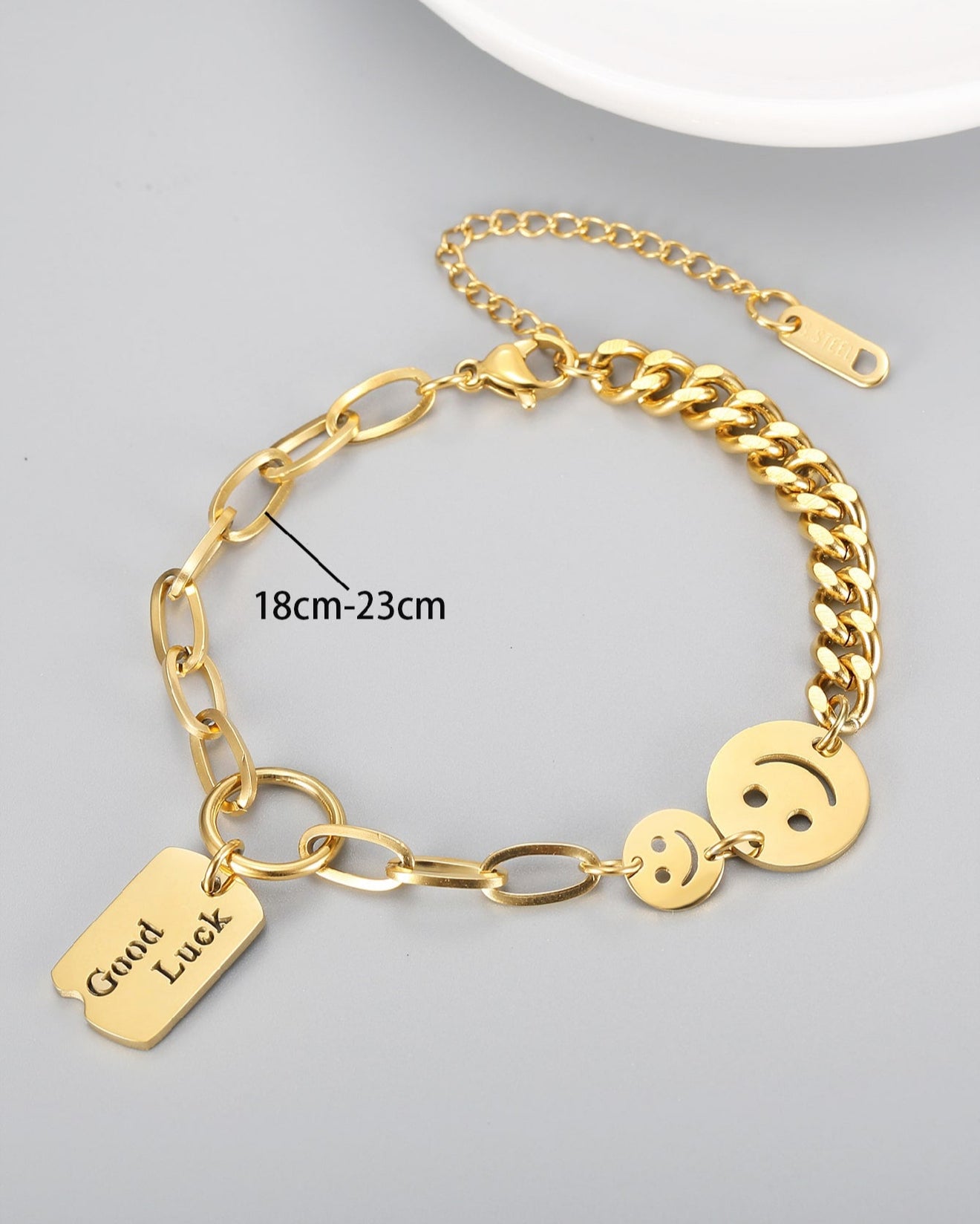 MIA - Brazalete Good Luck Dorado