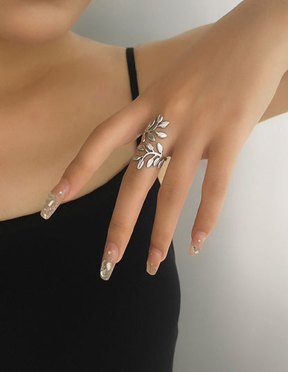 Sortija de dama diseño de hojas en Acero Inoxidable PLATEADO