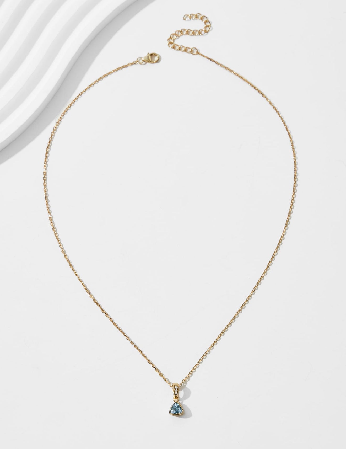 Mia Collar de Plata con baño de Oro de 14kl con dije rojo Rubi