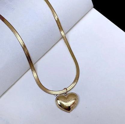 Mia Collar Dorado con Corazón Luccia