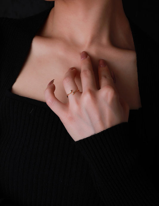 Sortija de dama en Plata con baño de Oro 14kl minimalista Ericka
