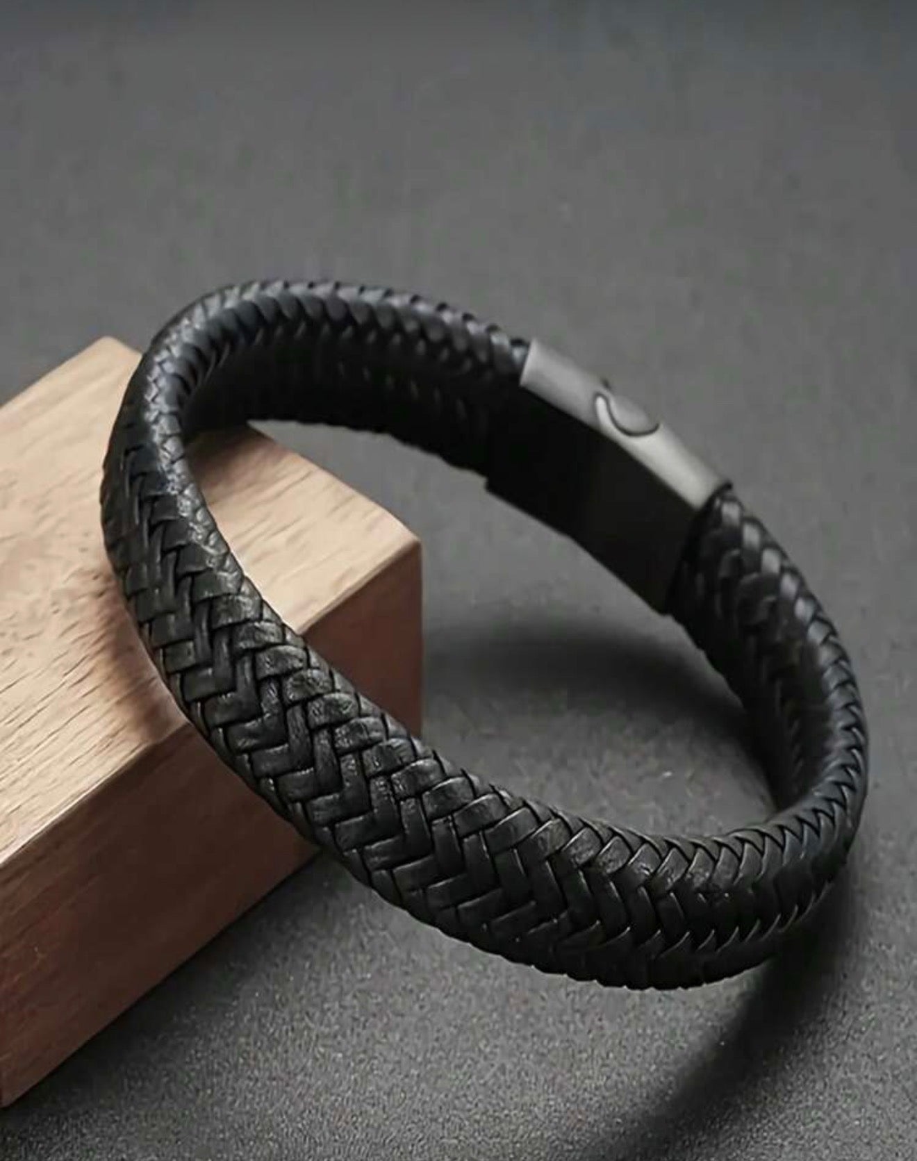 Pulsera trenzada negra