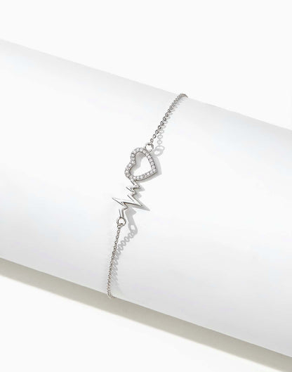 MIA - Pulsera de Plata con detalle de Corazón plateado