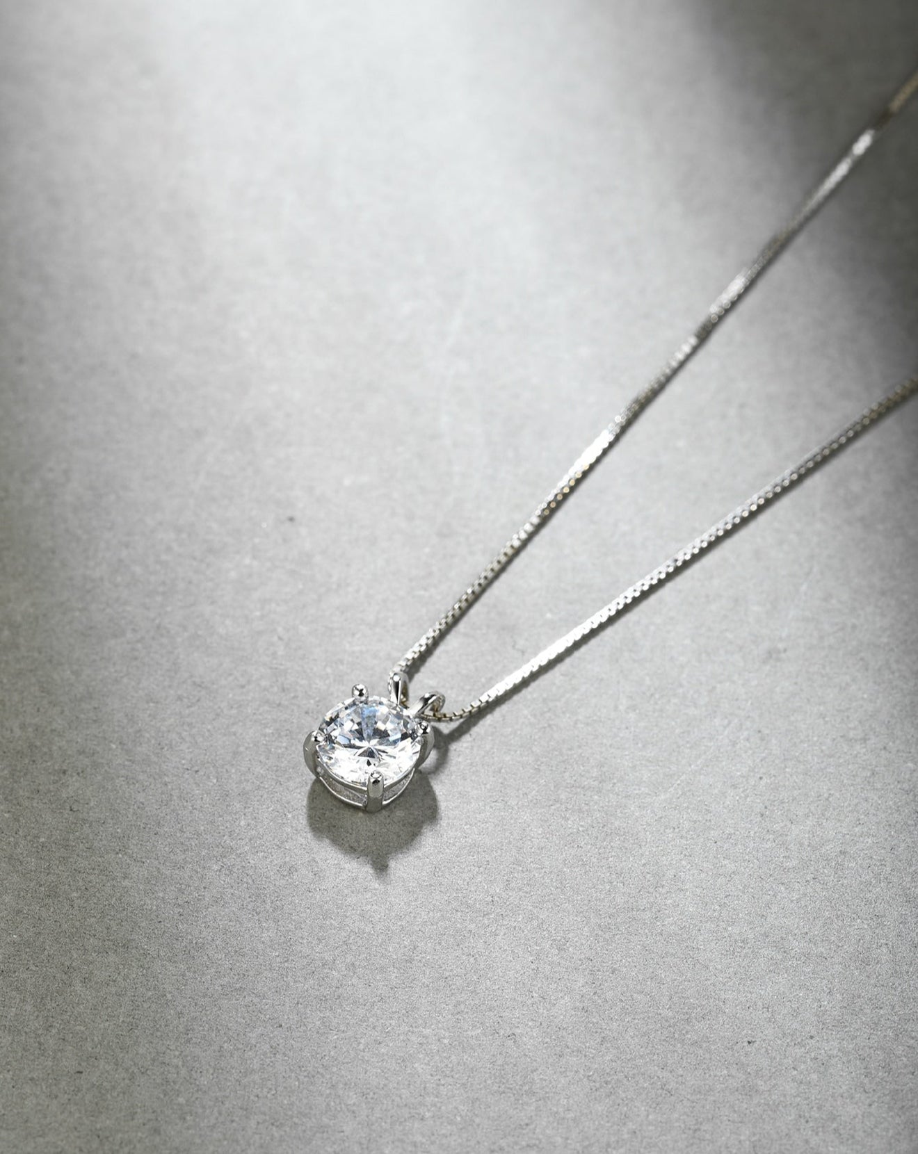 Mia Collar de Plateado con Circonia Anika