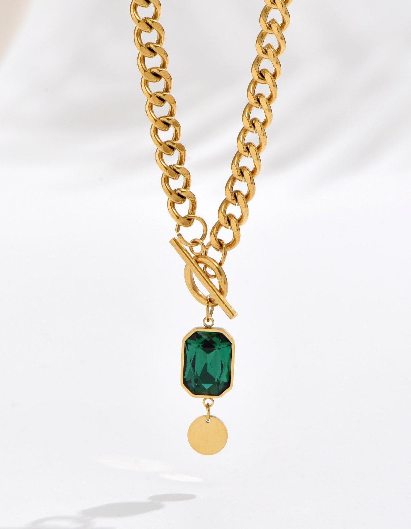 Mia Collar con Buckle en Acero Inoxidable Dorado