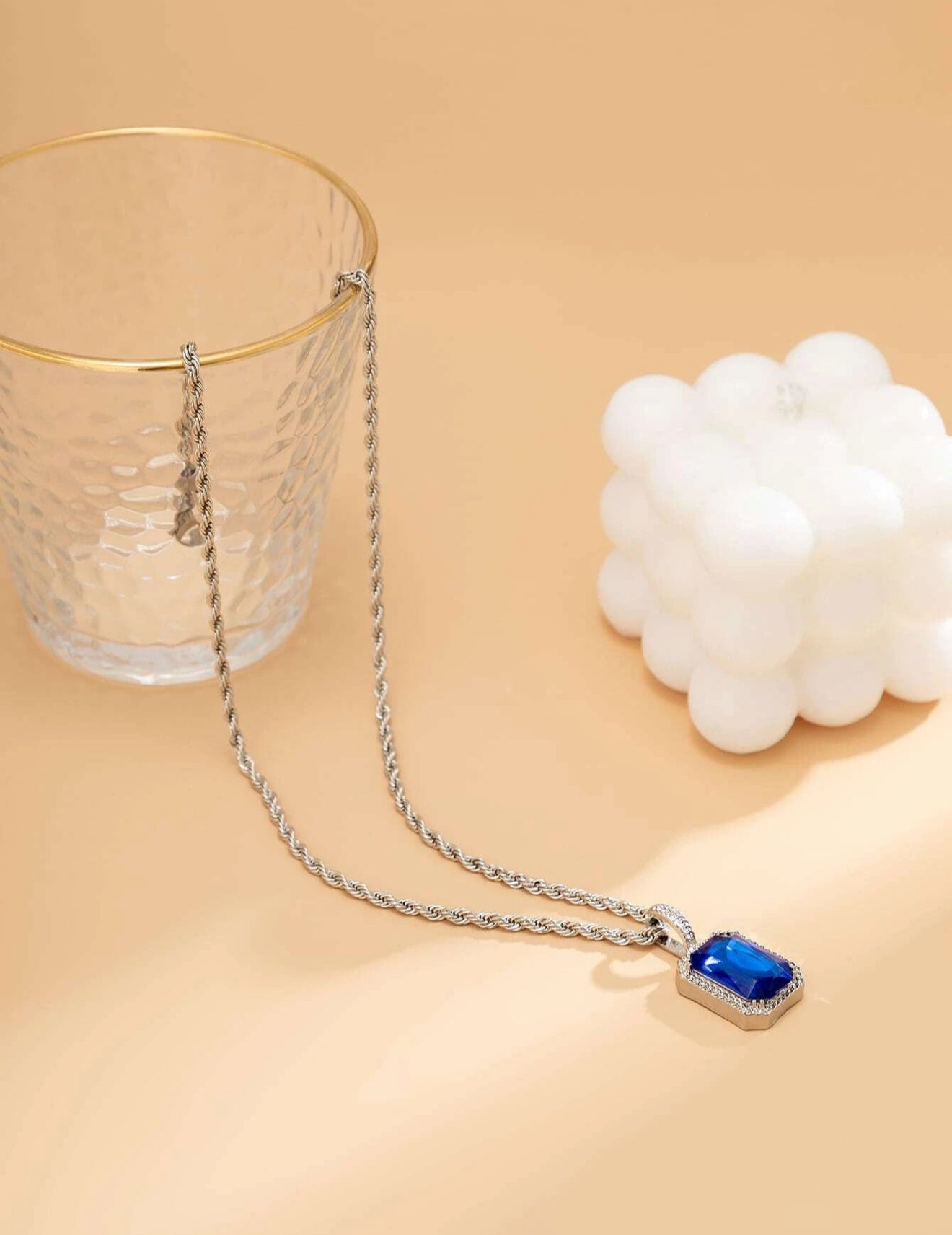 Mia Collar plateado con dije de piedra azul en acero inoxidable