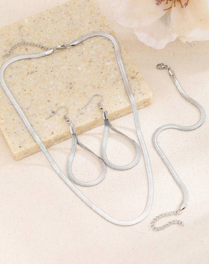 MIA - Set collar, aretes y pulsera Carlotta en Plateado