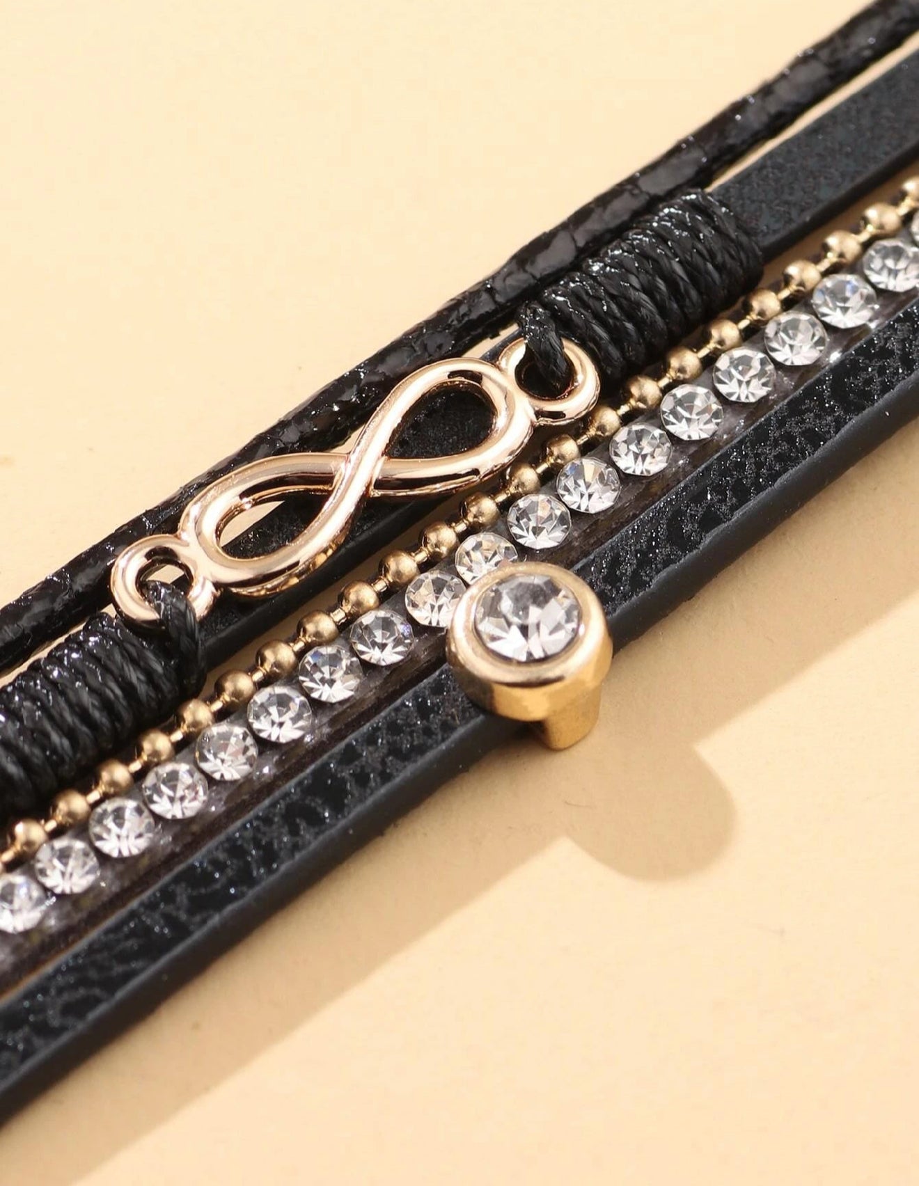 Mia - Brazalete a capas Infinity Negro