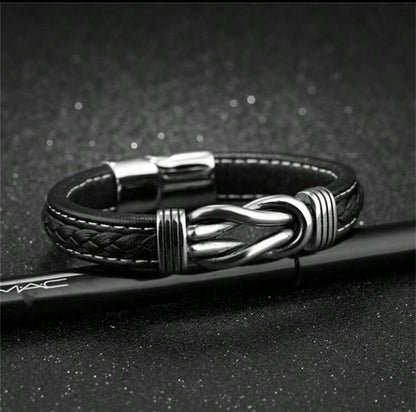 Pulsera de hombres con diseño de infinito