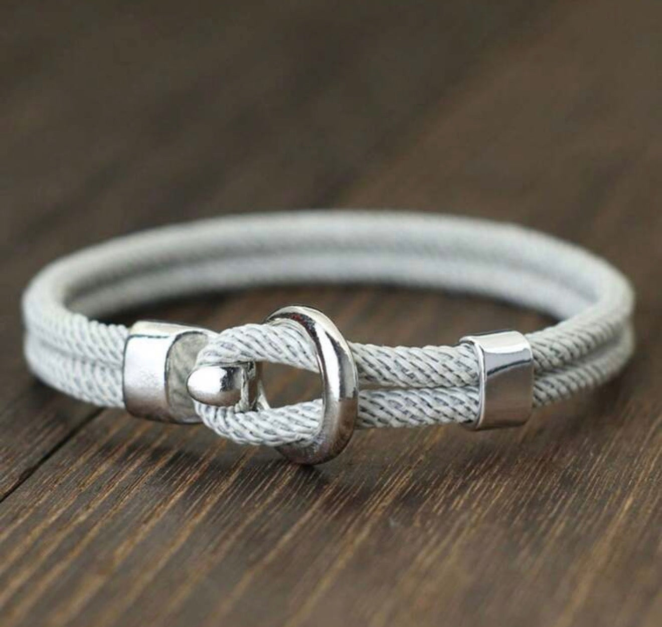 Minimalist polyester bracelet