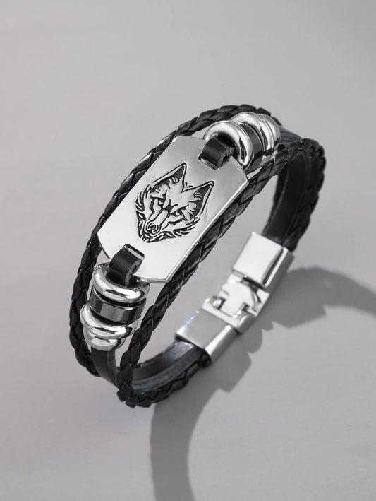 Bracelet with metal detail and wolf animal pattern