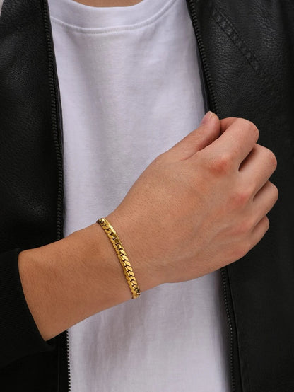Minimalist golden stainless steel bracelet