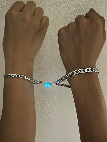 Pulsera pareja brillante en oscuro magnético con accesorio de corazón 2 piezas