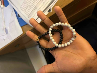 2-piece bracelet with crown design bead