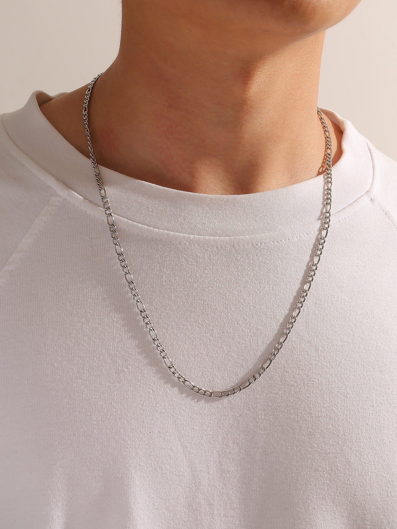 Minimalist chain necklace