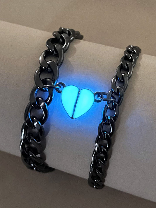 Dark glowing couple bracelet with heart accessory 2 pieces